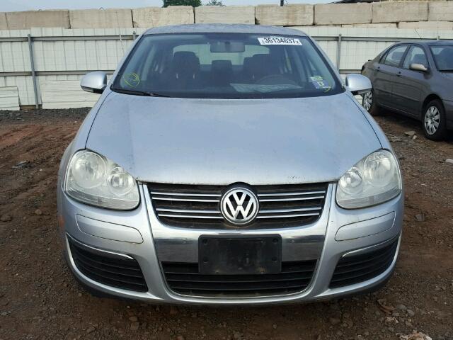 3VWJZ71K68M194638 - 2008 VOLKSWAGEN JETTA S SILVER photo 9