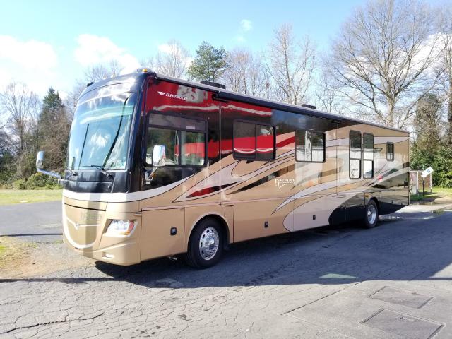 4UZACJDT79CAE3133 - 2009 FREIGHTLINER CHASSIS XC TWO TONE photo 1