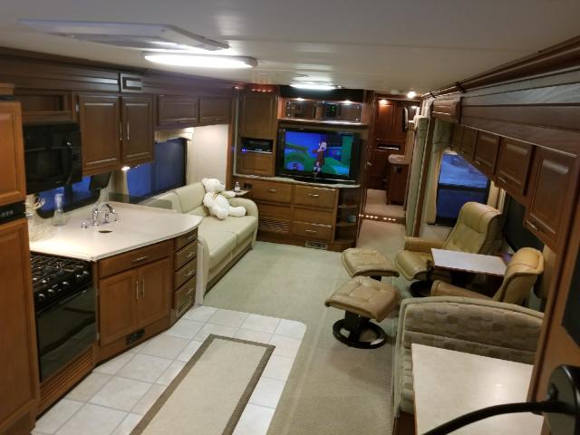 4UZACJDT79CAE3133 - 2009 FREIGHTLINER CHASSIS XC TWO TONE photo 9