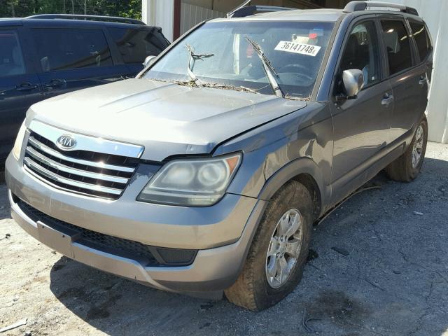 KNDJJ741985009209 - 2009 KIA BORREGO LX GRAY photo 2