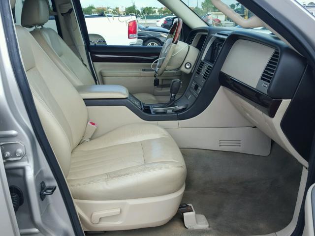 5LMEU68HX3ZJ45689 - 2003 LINCOLN AVIATOR 灰色 照片 5