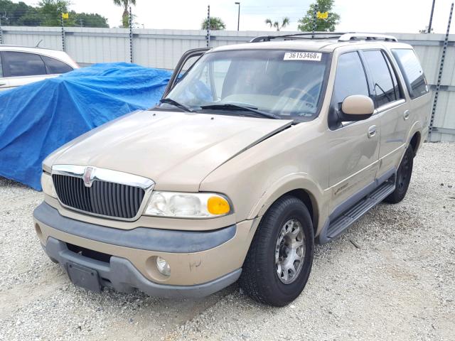 5LMRU27L1XLJ03890 - 1999 LINCOLN NAVIGATOR GOLD photo 2