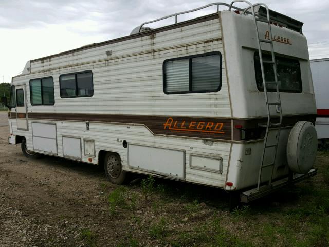 1GBKP37W8J3325628 - 1988 CHEVROLET MOTORHOME WHITE photo 3