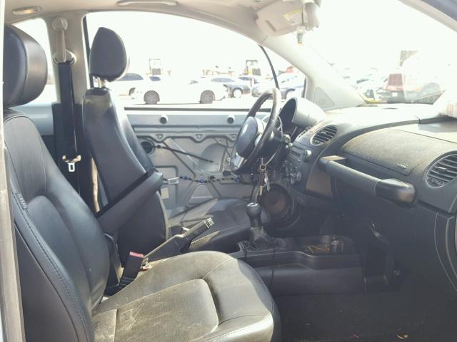 3VWRW31C99M512041 - 2009 VOLKSWAGEN NEW BEETLE 蓝色 照片 5