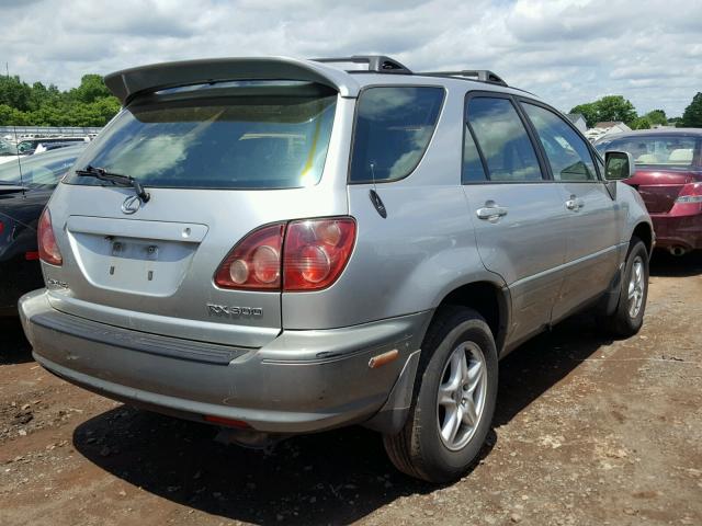 JT6HF10U9Y0108937 - 2000 LEXUS RX 300 GRAY photo 4