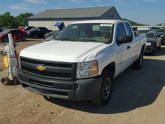 1GCRCPEX2CZ104356 - 2012 CHEVROLET SILVERADO WHITE photo 2