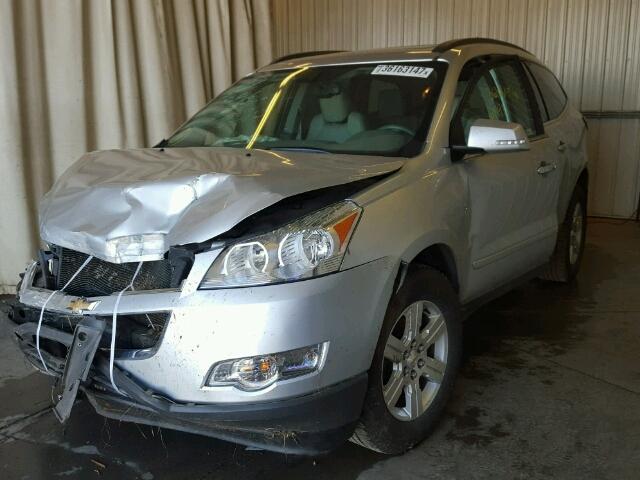 1GNKVJED7CJ148986 - 2012 CHEVROLET TRAVERSE 2 SILVER photo 2