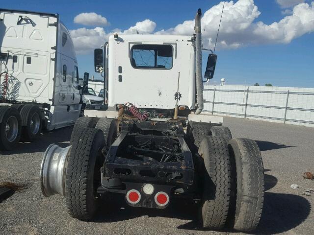 1FUJGNDR9BDBB4541 - 2011 FREIGHTLINER CONVENTION WHITE photo 6