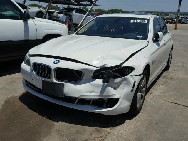 WBAXG5C55CDX06227 - 2012 BMW 528 I WHITE photo 2