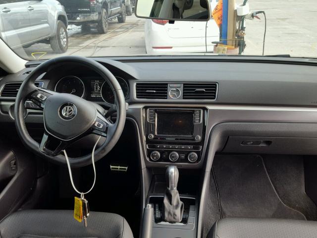 1VWDT7A37HC029139 - 2017 VOLKSWAGEN PASSAT R-L BLACK photo 9