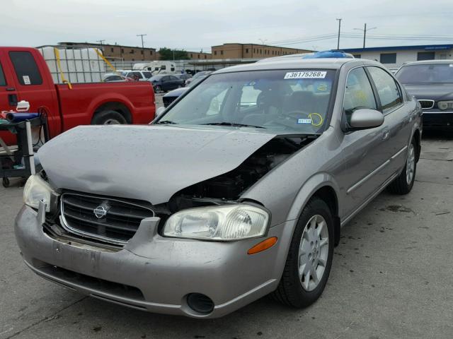 JN1CA31D11T811788 - 2001 NISSAN MAXIMA GXE SILVER photo 2