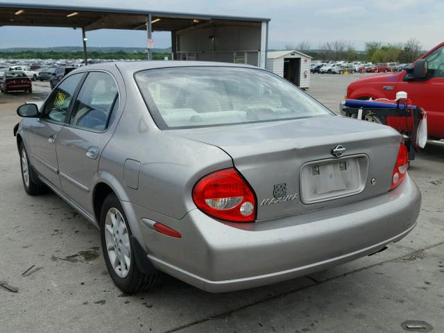 JN1CA31D11T811788 - 2001 NISSAN MAXIMA GXE SILVER photo 3