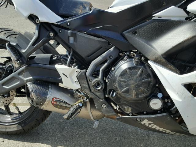 JKAEXEJ10HDA00698 - 2017 KAWASAKI EX650 J თეთრი ფოტო 7