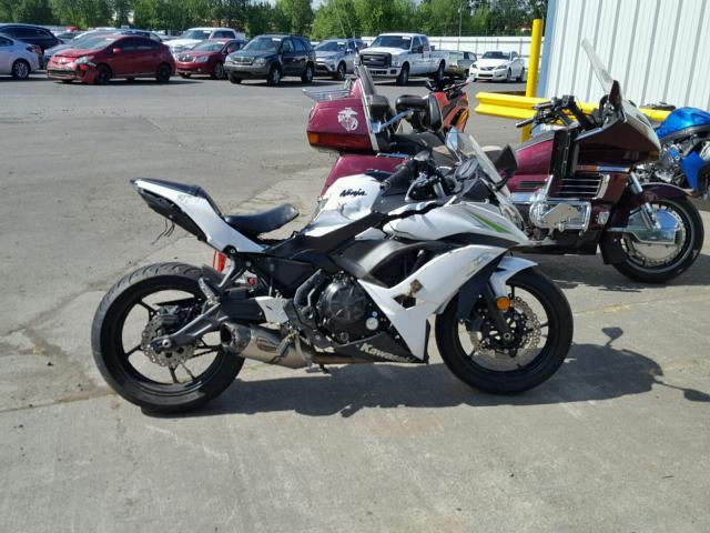 JKAEXEJ10HDA00698 - 2017 KAWASAKI EX650 J თეთრი ფოტო 9