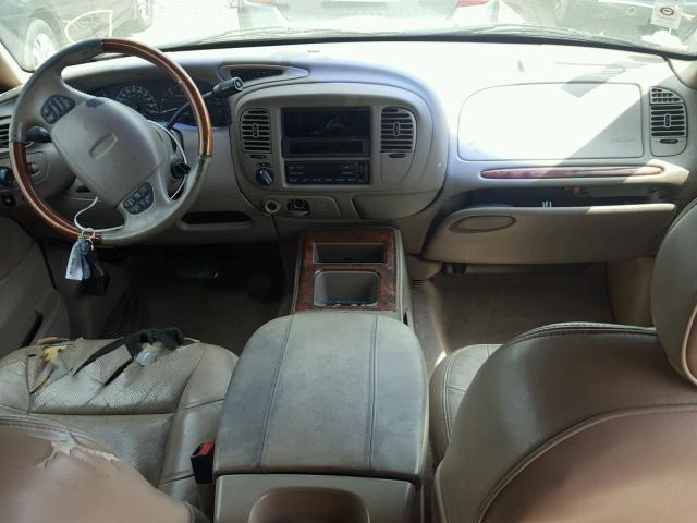 5LMFU28R51LJ12217 - 2001 LINCOLN NAVIGATOR TAN photo 9