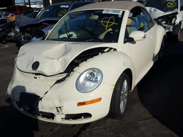3VWRF31Y68M403840 - 2008 VOLKSWAGEN NEW BEETLE 奶油色 照片 2