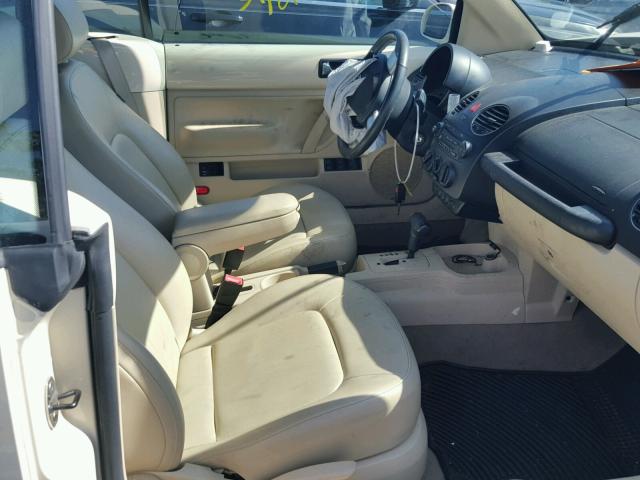 3VWRF31Y68M403840 - 2008 VOLKSWAGEN NEW BEETLE 奶油色 照片 5