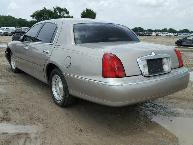 1LNHM81W0XY659289 - 1999 LINCOLN TOWN CAR E BEIGE photo 3