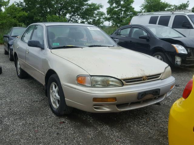 4T1BG12K8TU813961 - 1996 TOYOTA CAMRY DX GOLD photo 1