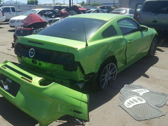 1ZVBP8CF3D5238904 - 2013 FORD MUSTANG GT GREEN photo 4