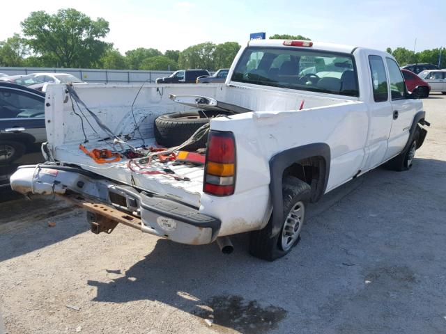 1GTHC29U95E131093 - 2005 GMC SIERRA C25 WHITE photo 4