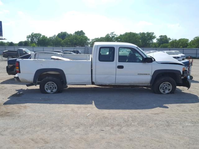 1GTHC29U95E131093 - 2005 GMC SIERRA C25 WHITE photo 9