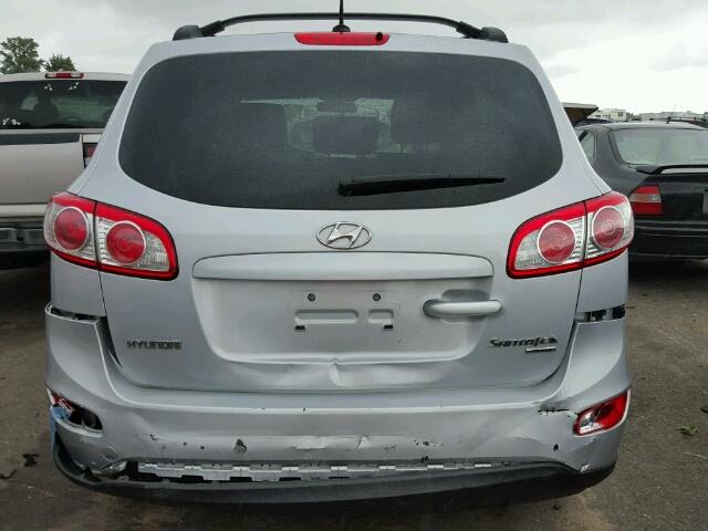 5NMSGDAB4AH363656 - 2010 HYUNDAI SANTA FE G SILVER photo 9