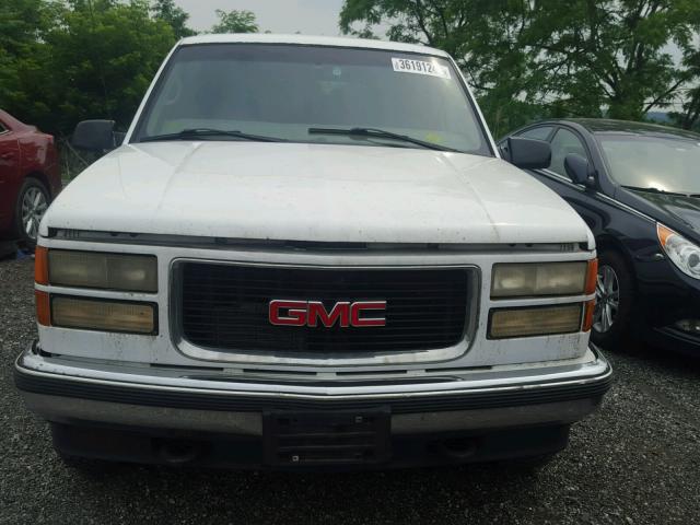 3GKFK16R0XG535534 - 1999 GMC SUBURBAN K WHITE photo 9