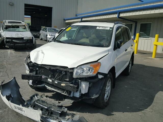 JTMZF4DV2BD030955 - 2011 TOYOTA RAV4 WHITE photo 2