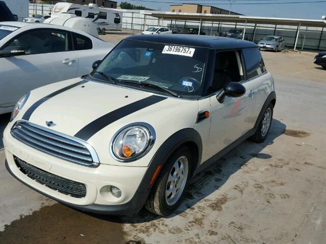 WMWSU3C52DT546239 - 2013 MINI COOPER WHITE photo 2