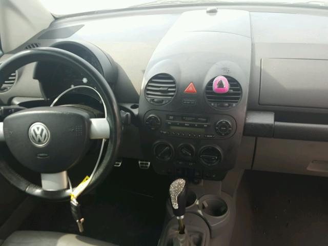 3VWCD31Y24M314420 - 2004 VOLKSWAGEN NEW BEETLE 灰色 照片 9