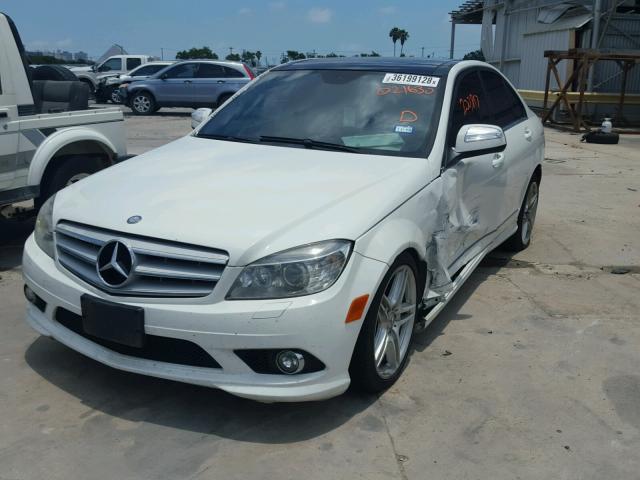 WDDGF56XX8R021630 - 2008 MERCEDES-BENZ C 350 WHITE photo 2