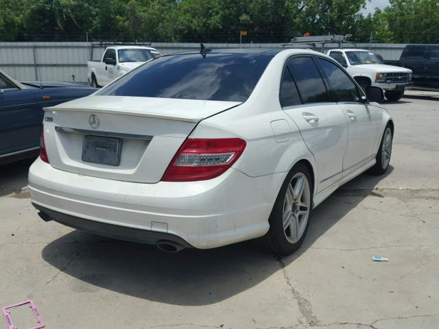 WDDGF56XX8R021630 - 2008 MERCEDES-BENZ C 350 WHITE photo 4