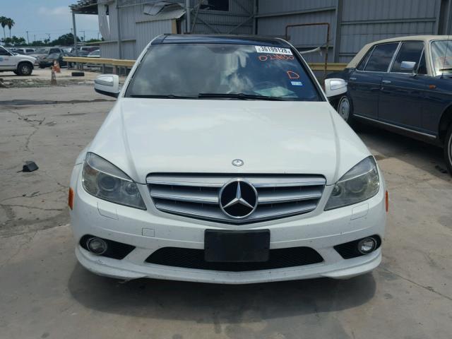 WDDGF56XX8R021630 - 2008 MERCEDES-BENZ C 350 WHITE photo 9