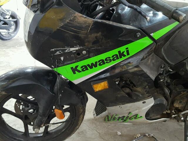 JKAEXMF135DA16117 - 2005 KAWASAKI EX250 F BLACK photo 9