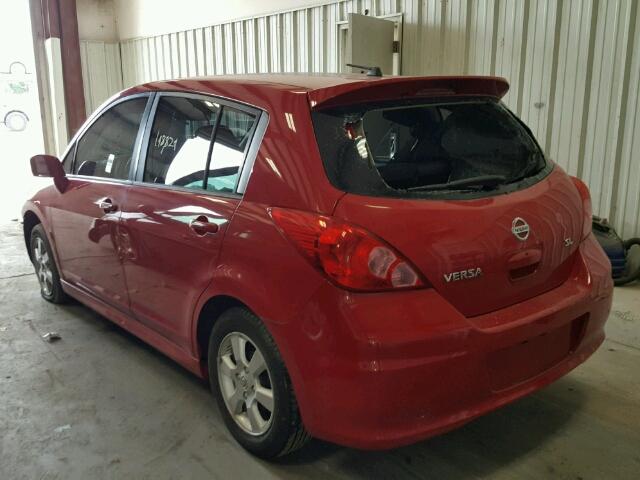 3N1BC13E58L390527 - 2008 NISSAN VERSA RED photo 3