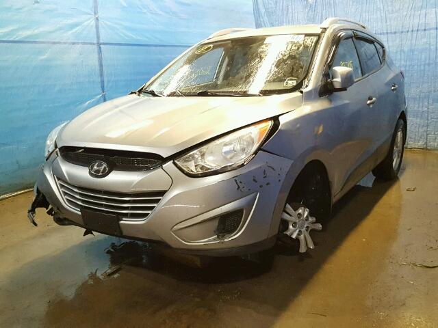 KM8JU3ACXBU171879 - 2011 HYUNDAI TUCSON GLS SILVER photo 2