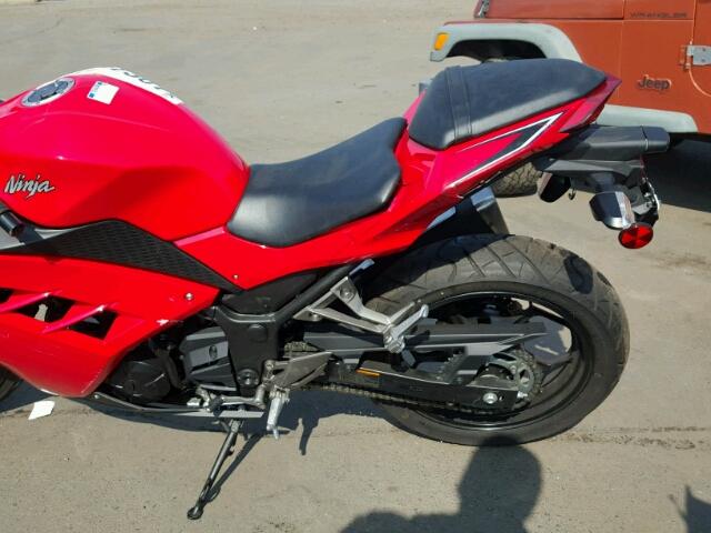 JKAEX8B12GDA32616 - 2016 KAWASAKI EX300 B RED photo 6