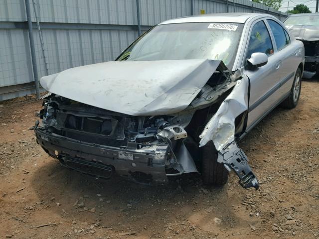 YV1RS58DX22096713 - 2002 VOLVO S60 2.4T SILVER photo 2