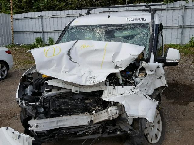 ZFBERFBTXF6952065 - 2015 RAM PROMASTER 白色 照片 9