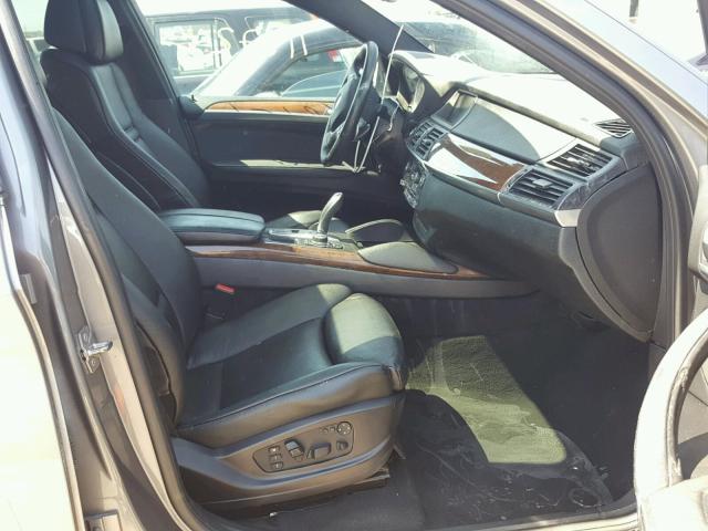 5UXFG8C53ALZ94881 - 2010 BMW X6 XDRIVE5 SILVER photo 5