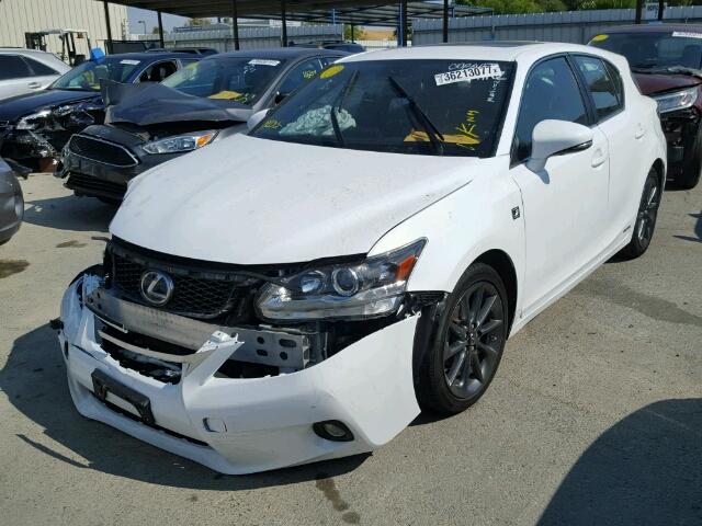 JTHKD5BH1D2169952 - 2013 LEXUS CT200H WHITE photo 2