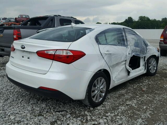 KNAFX4A63G5549301 - 2016 KIA FORTE LX WHITE photo 4