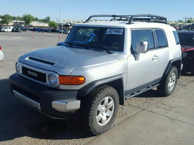 JTEBU11F270067601 - 2007 TOYOTA FJ CRUISER SILVER photo 2