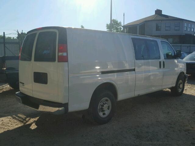 1GCWGGCA7E1146190 - 2014 CHEVROLET EXPRESS G2 WHITE photo 4