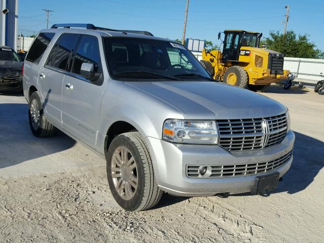 5LMJJ2H57BEJ08689 - 2011 LINCOLN NAVIGATOR SILVER photo 1