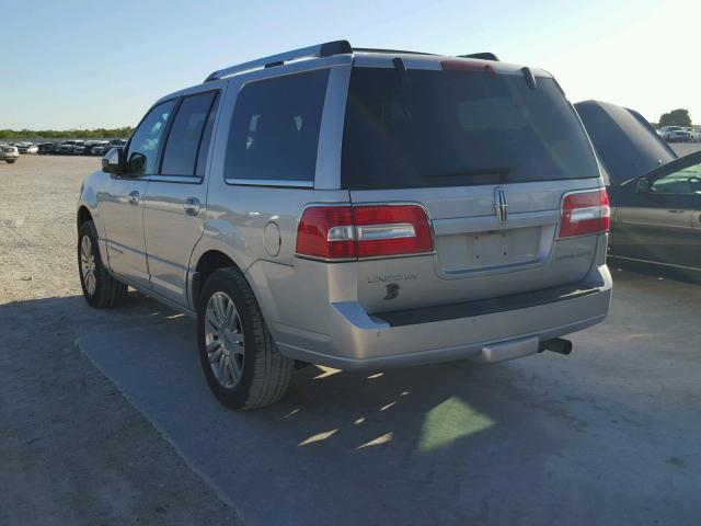 5LMJJ2H57BEJ08689 - 2011 LINCOLN NAVIGATOR SILVER photo 3