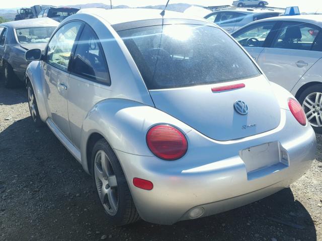 3VWED21C41M477069 - 2001 VOLKSWAGEN NEW BEETLE 银色 照片 3
