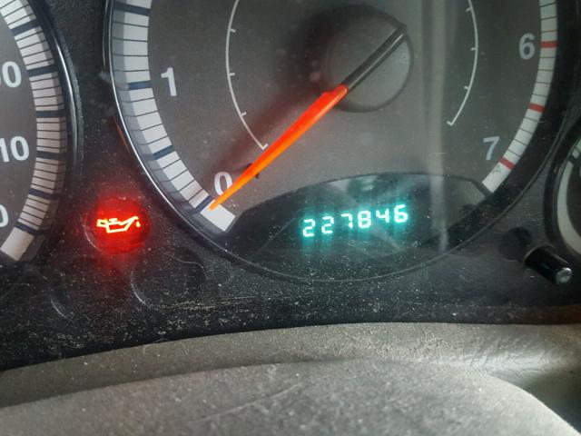 1J8GL38K35W669776 - 2005 JEEP LIBERTY RE 绿色 照片 8