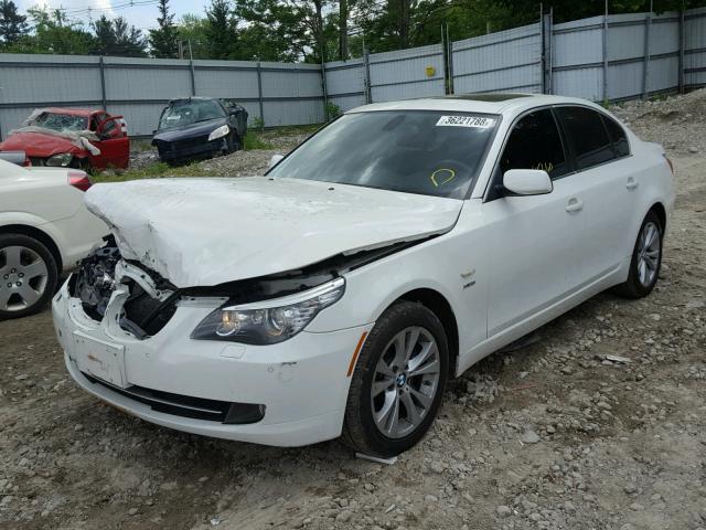 WBANV9C56AC137069 - 2010 BMW 535 XI WHITE photo 2